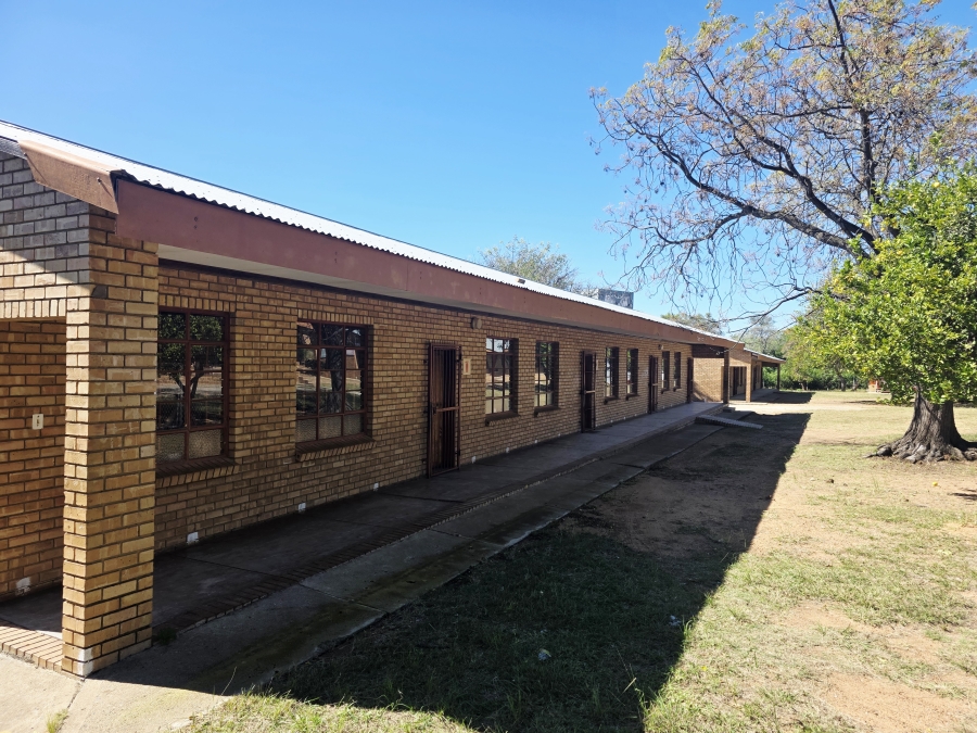 4 Bedroom Property for Sale in Buffelsdoorns AH Limpopo