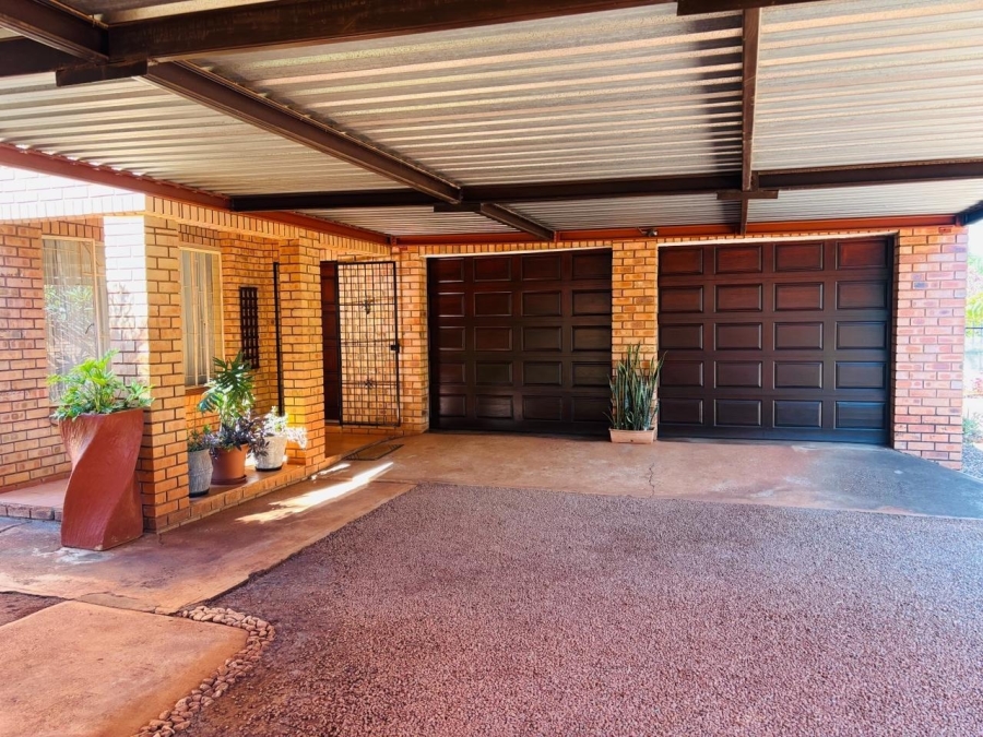 4 Bedroom Property for Sale in Chroompark Limpopo