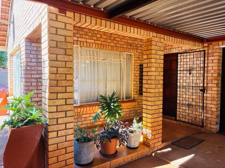 4 Bedroom Property for Sale in Chroompark Limpopo