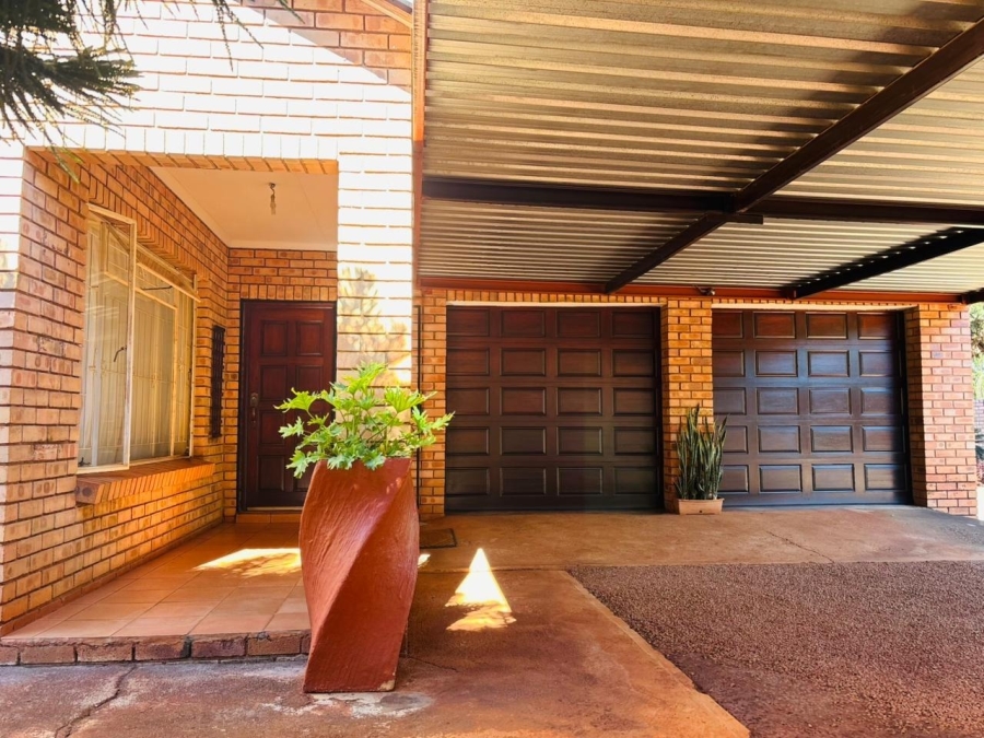 4 Bedroom Property for Sale in Chroompark Limpopo