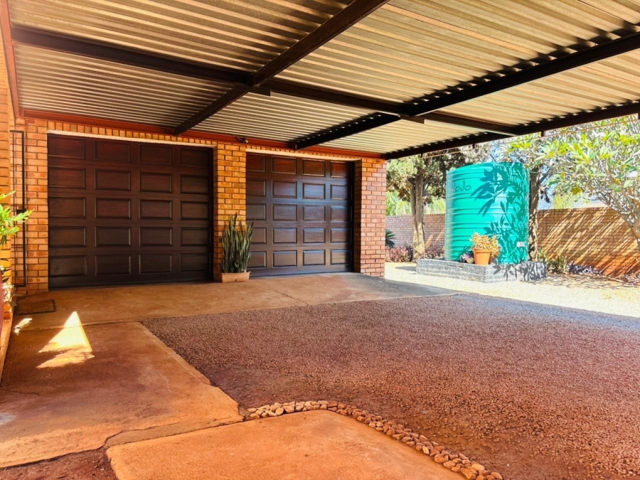 4 Bedroom Property for Sale in Chroompark Limpopo