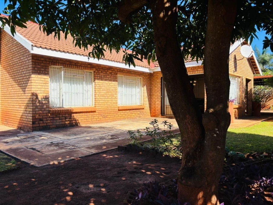 4 Bedroom Property for Sale in Chroompark Limpopo