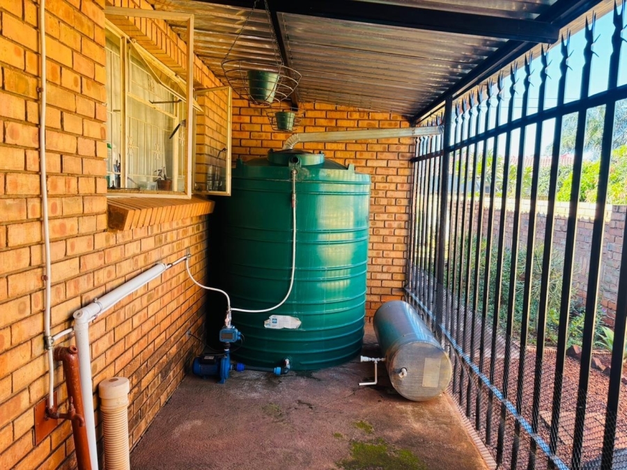 4 Bedroom Property for Sale in Chroompark Limpopo