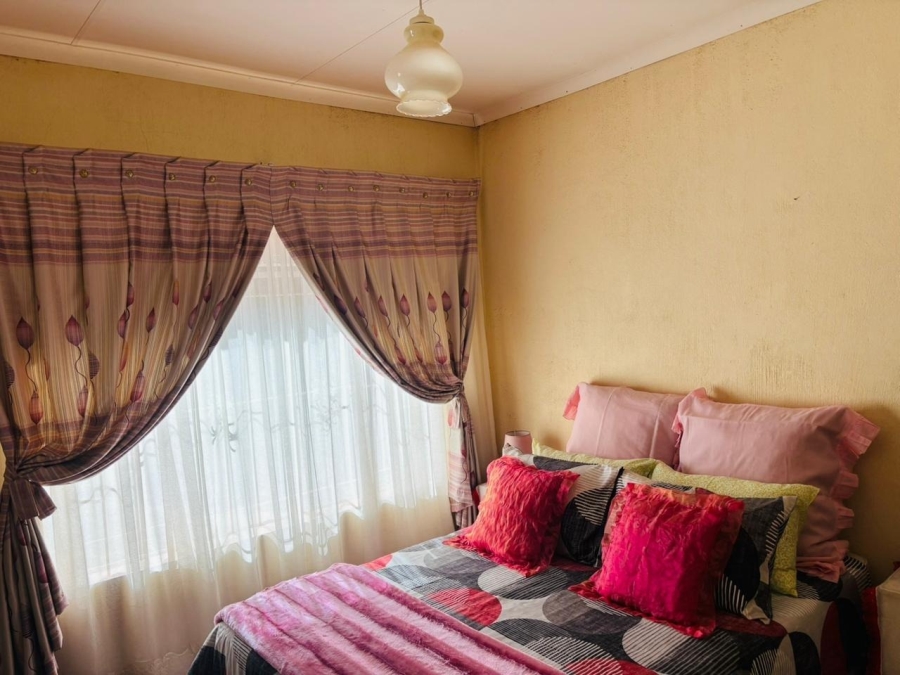 4 Bedroom Property for Sale in Chroompark Limpopo