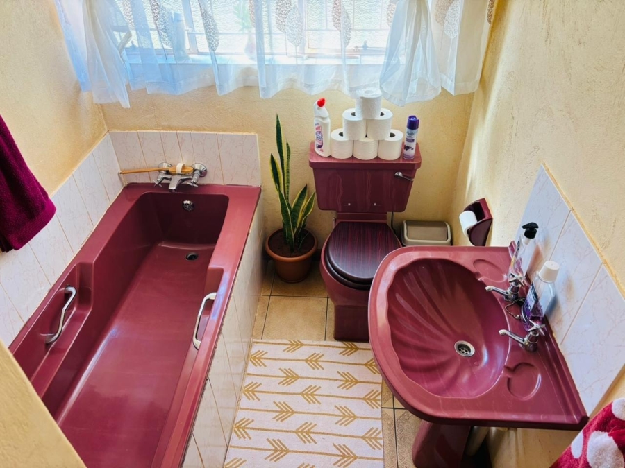 4 Bedroom Property for Sale in Chroompark Limpopo