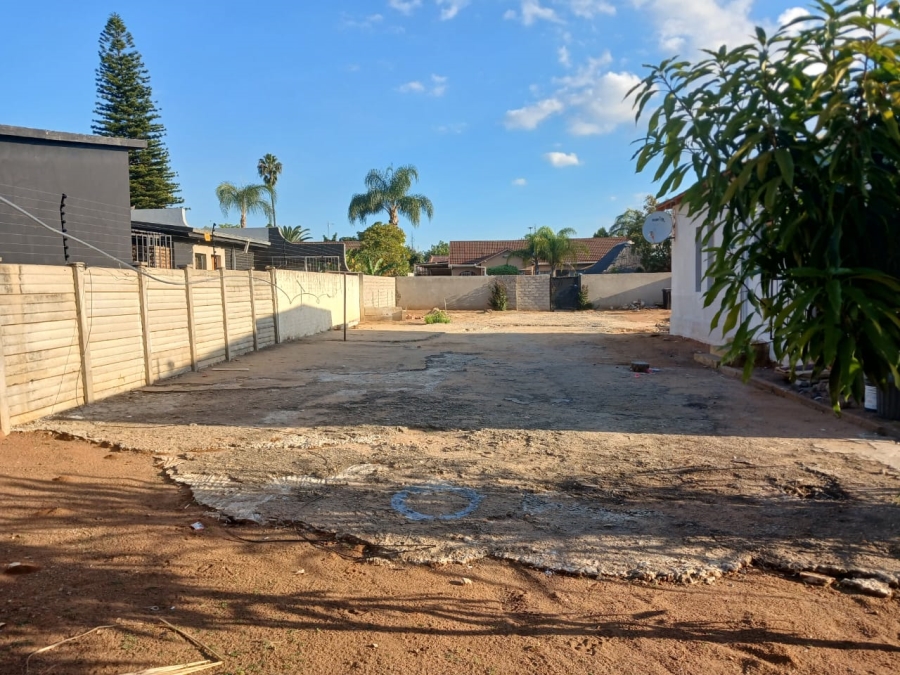 5 Bedroom Property for Sale in Westenburg Limpopo