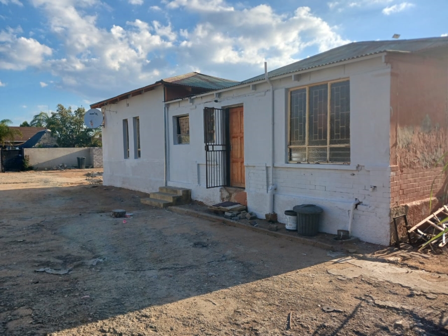 5 Bedroom Property for Sale in Westenburg Limpopo