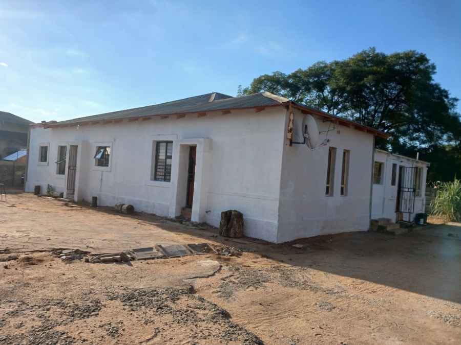 5 Bedroom Property for Sale in Westenburg Limpopo