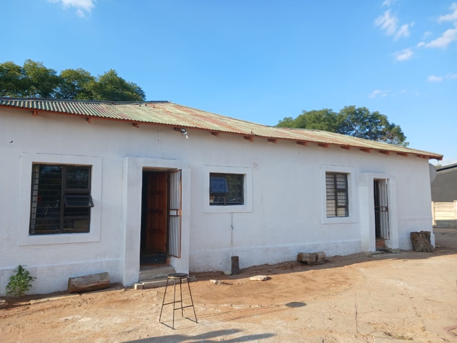 5 Bedroom Property for Sale in Westenburg Limpopo