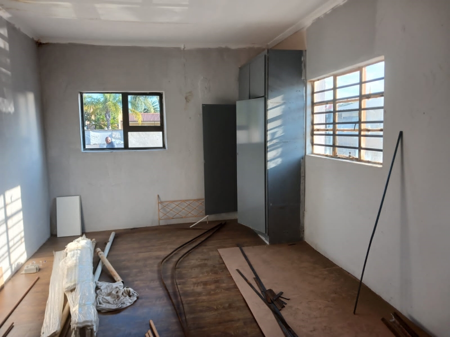5 Bedroom Property for Sale in Westenburg Limpopo