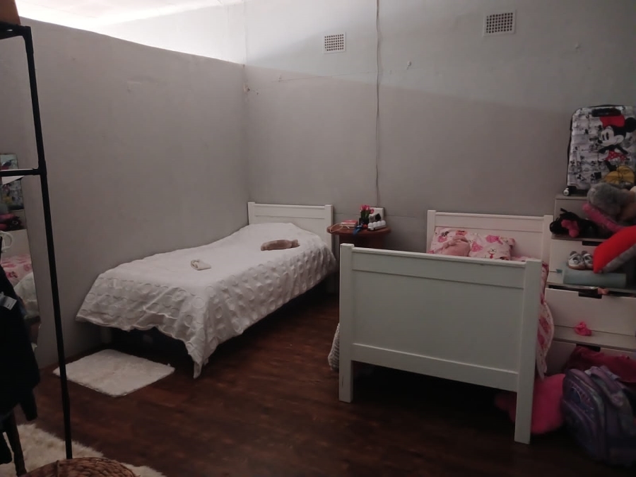5 Bedroom Property for Sale in Westenburg Limpopo