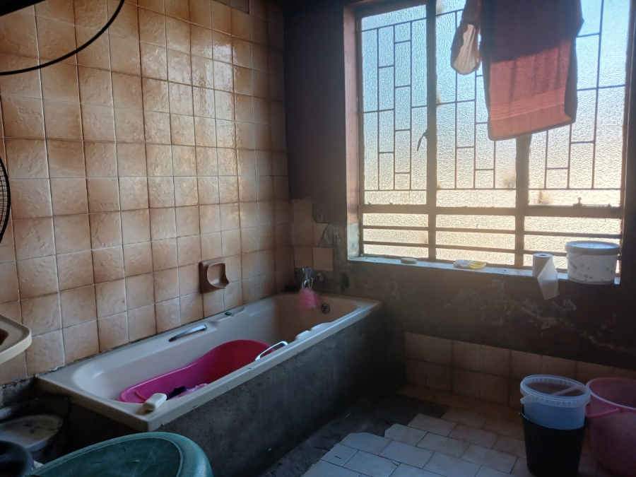 5 Bedroom Property for Sale in Westenburg Limpopo