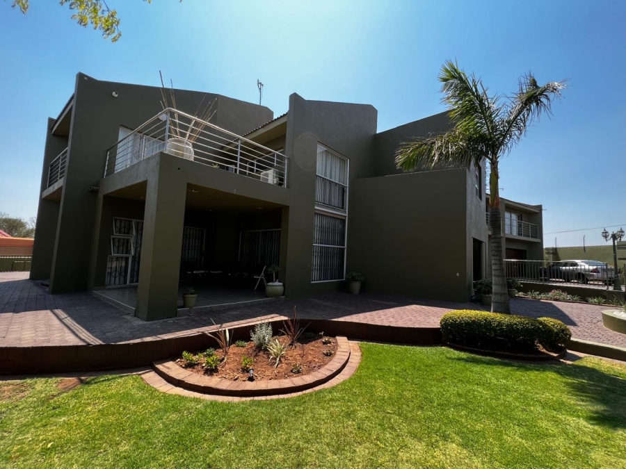 7 Bedroom Property for Sale in Sterpark Limpopo