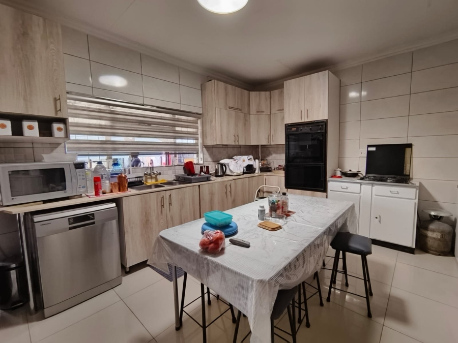 4 Bedroom Property for Sale in Jinnah Park Limpopo