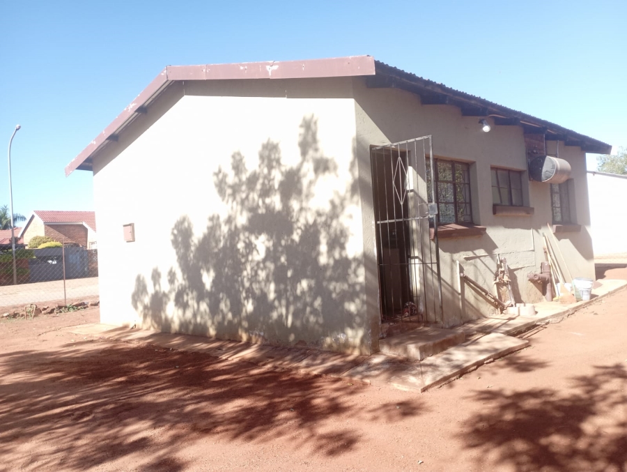 To Let 2 Bedroom Property for Rent in Mahwelereng Limpopo