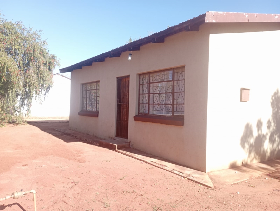 To Let 2 Bedroom Property for Rent in Mahwelereng Limpopo