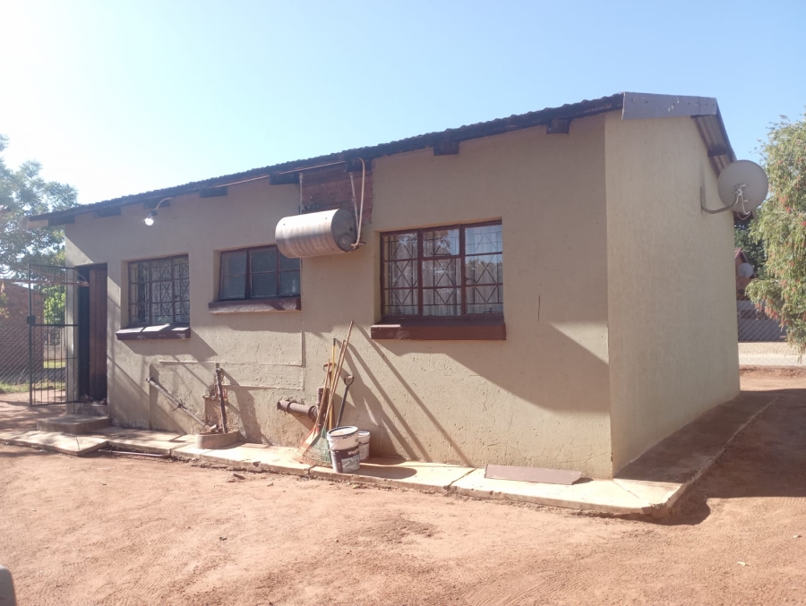 To Let 2 Bedroom Property for Rent in Mahwelereng Limpopo