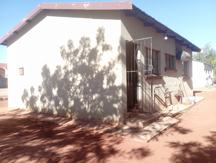 To Let 2 Bedroom Property for Rent in Mahwelereng Limpopo
