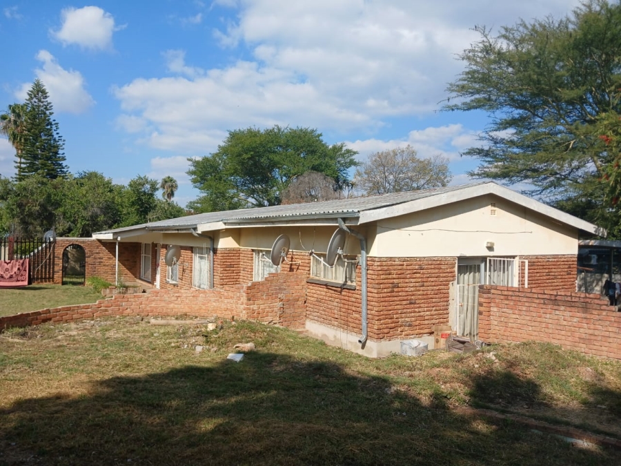 3 Bedroom Property for Sale in Fauna Park Limpopo