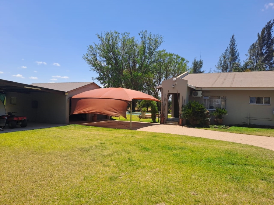 8 Bedroom Property for Sale in Mookgopong Limpopo