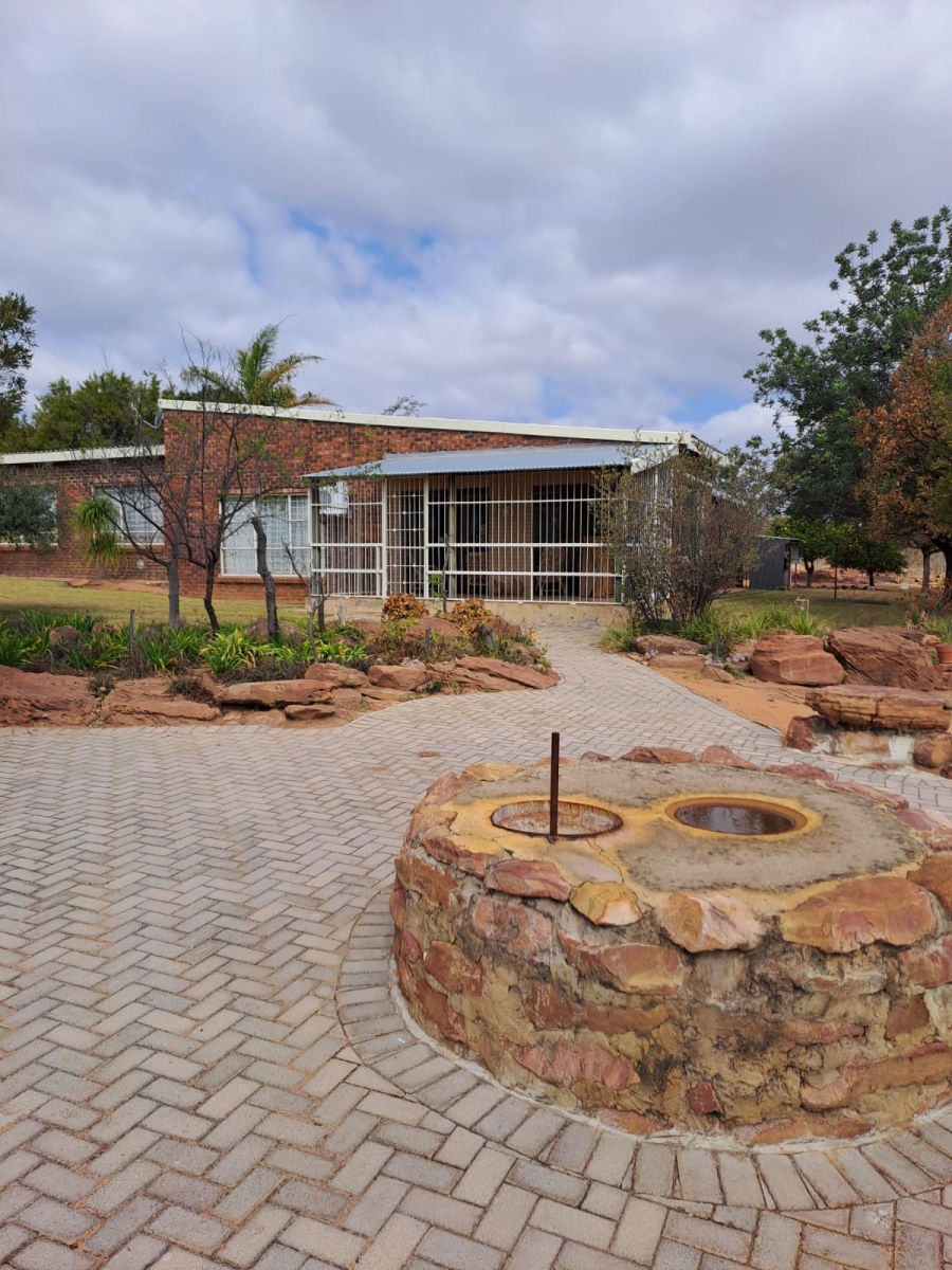 8 Bedroom Property for Sale in Mookgopong Limpopo