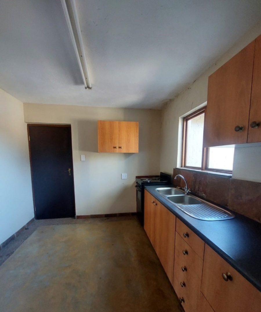 To Let Commercial Property for Rent in Hoedspruit Limpopo