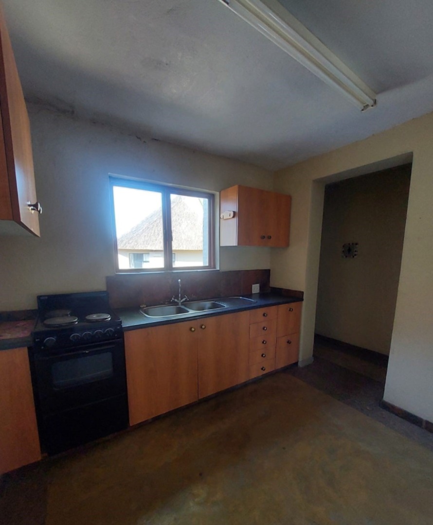 To Let Commercial Property for Rent in Hoedspruit Limpopo