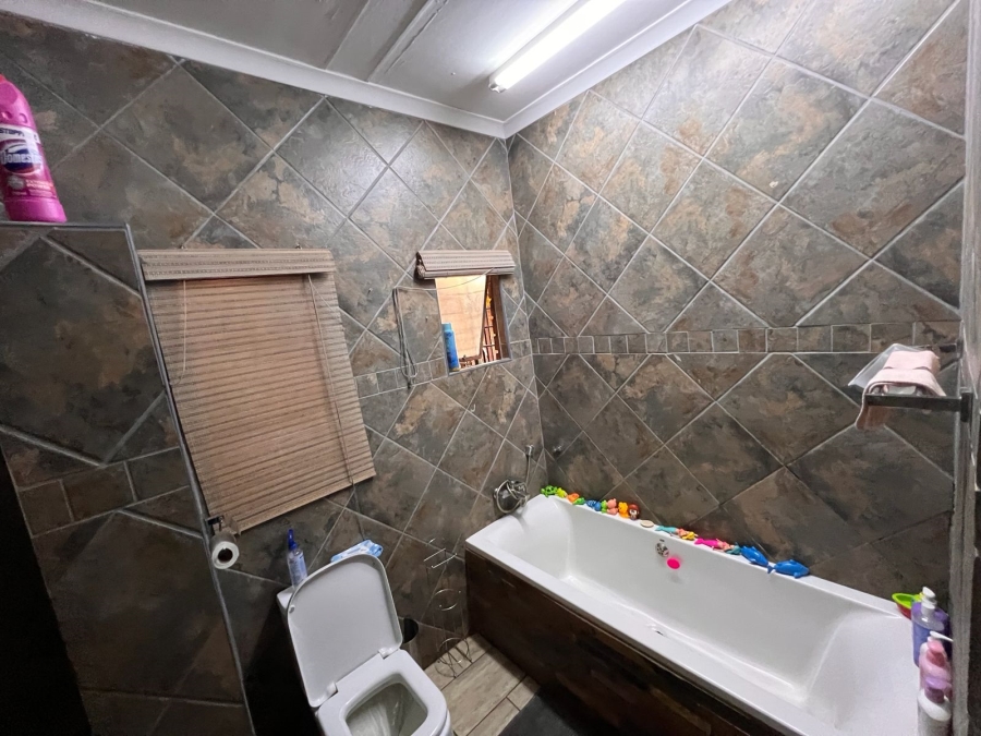 5 Bedroom Property for Sale in Mokopane Rural Limpopo