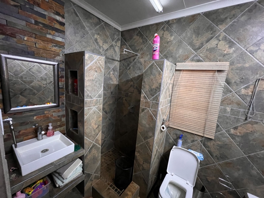 5 Bedroom Property for Sale in Mokopane Rural Limpopo