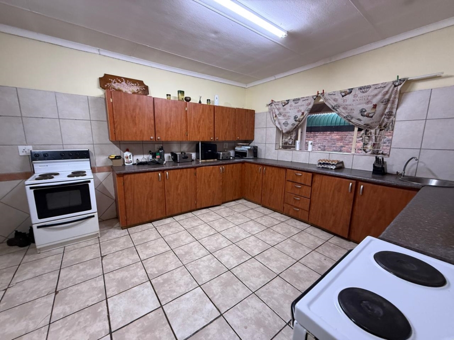 8 Bedroom Property for Sale in Chroompark Limpopo