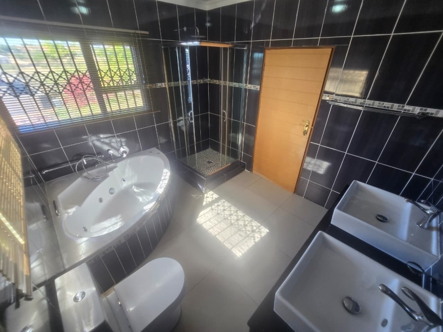 8 Bedroom Property for Sale in Bendor Limpopo