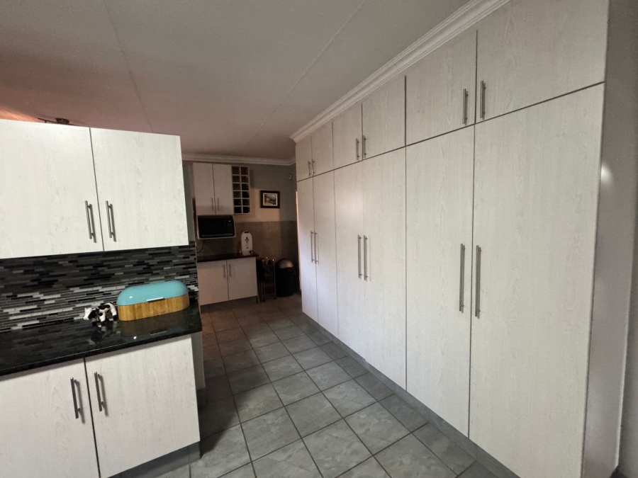 4 Bedroom Property for Sale in Chroompark Limpopo