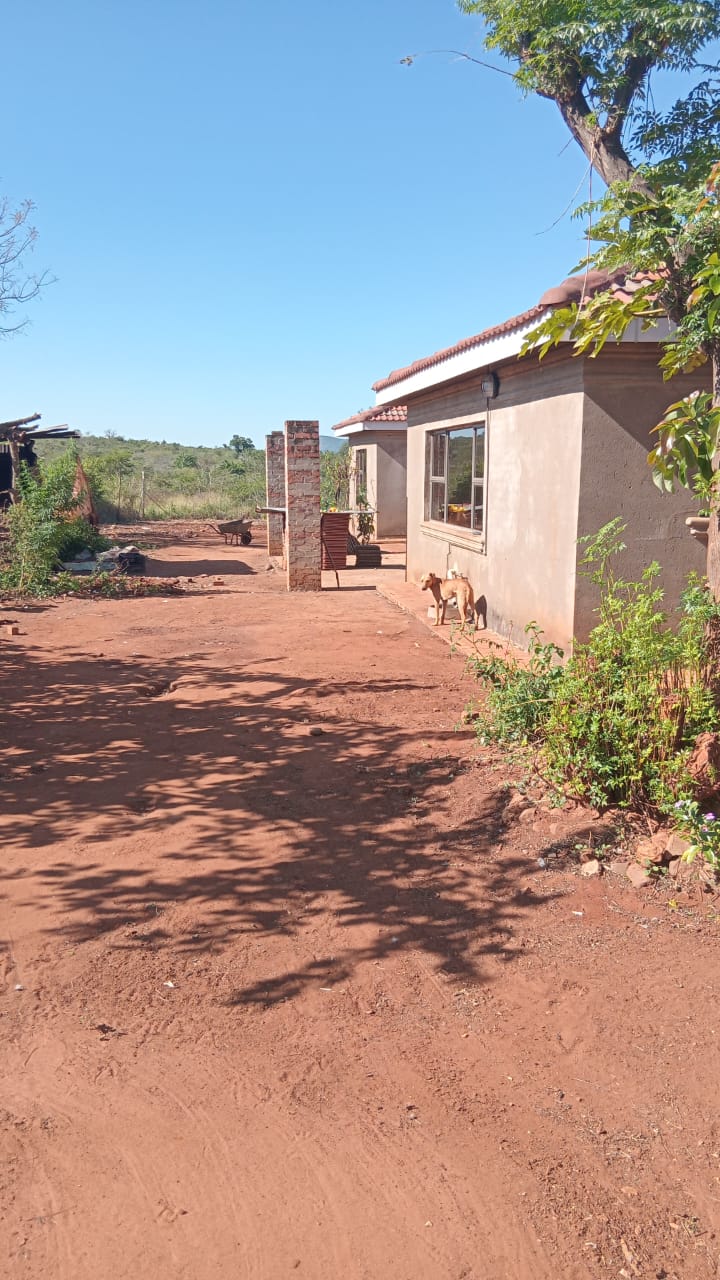5 Bedroom Property for Sale in Tshifudi Limpopo