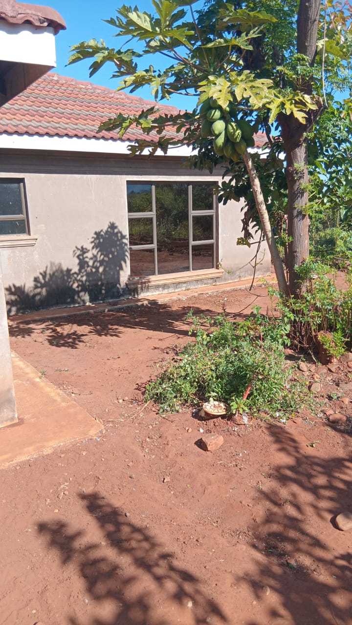 5 Bedroom Property for Sale in Tshifudi Limpopo