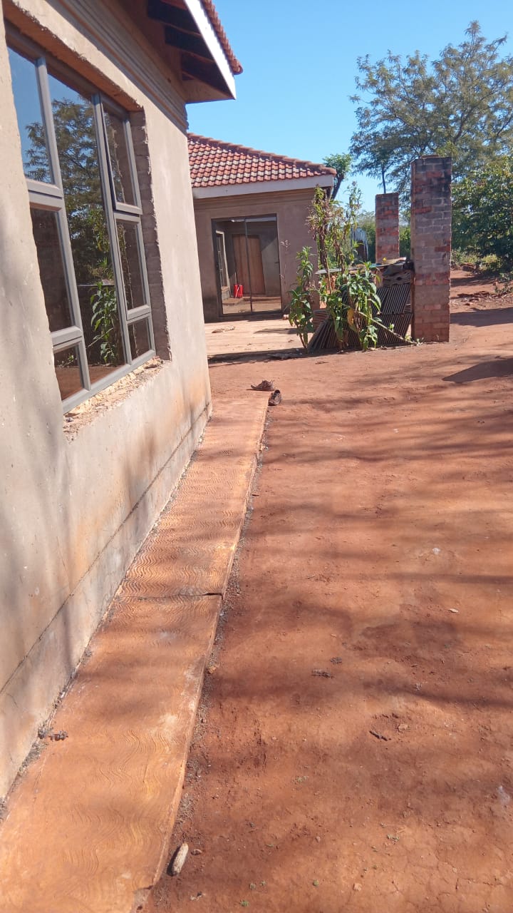5 Bedroom Property for Sale in Tshifudi Limpopo