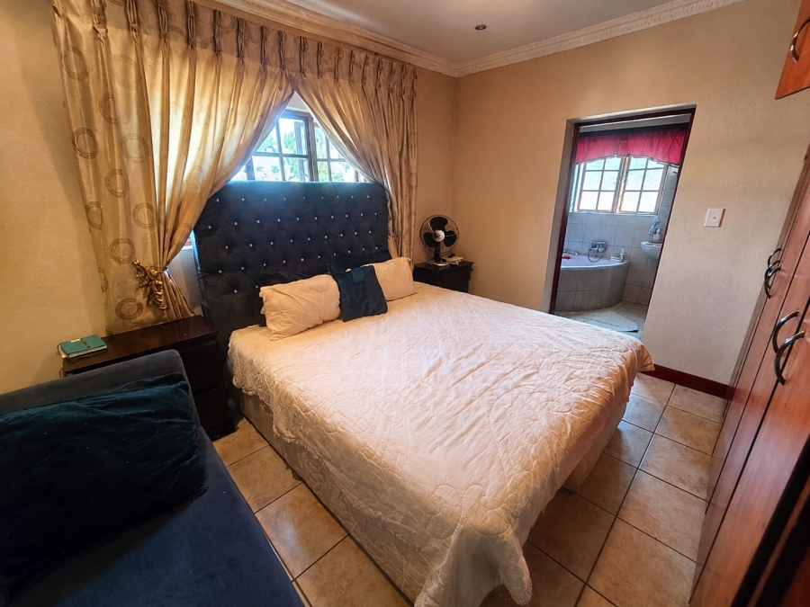 5 Bedroom Property for Sale in Aquapark Limpopo