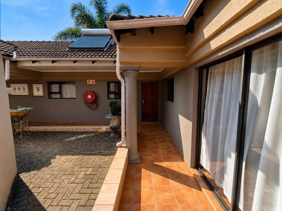 5 Bedroom Property for Sale in Aquapark Limpopo