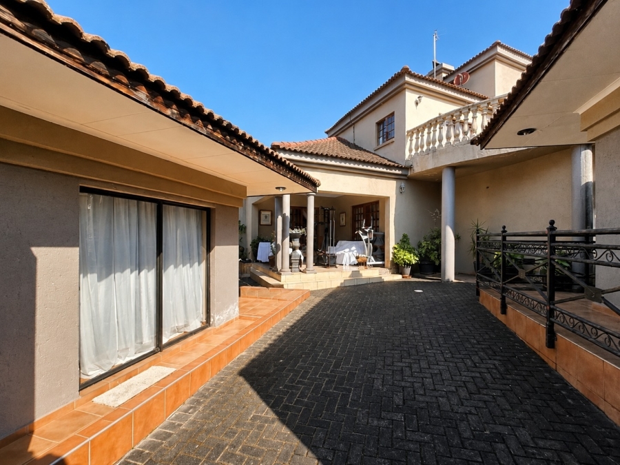 5 Bedroom Property for Sale in Aquapark Limpopo