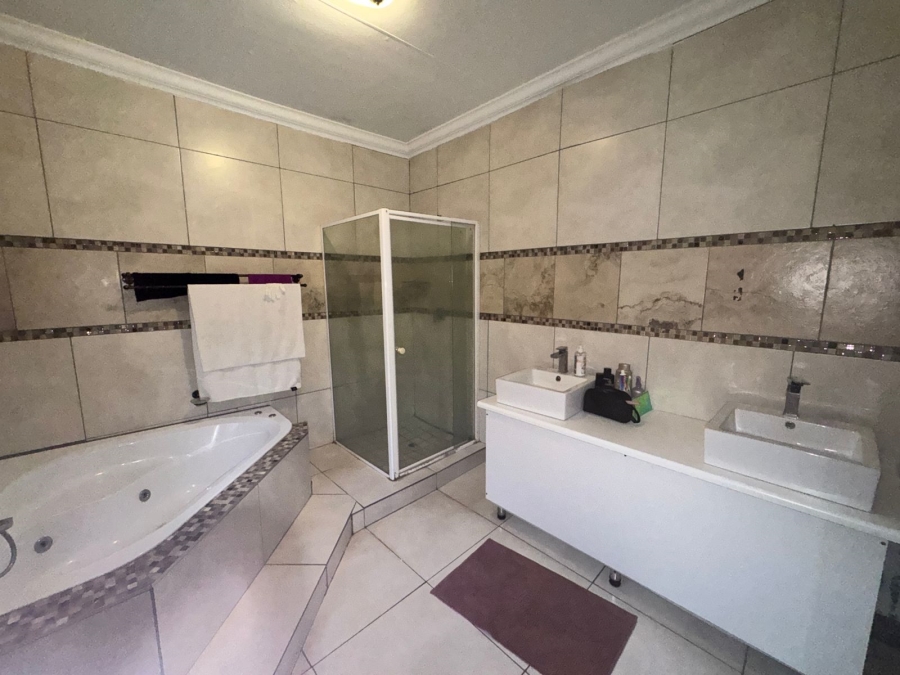 4 Bedroom Property for Sale in Chroompark Limpopo