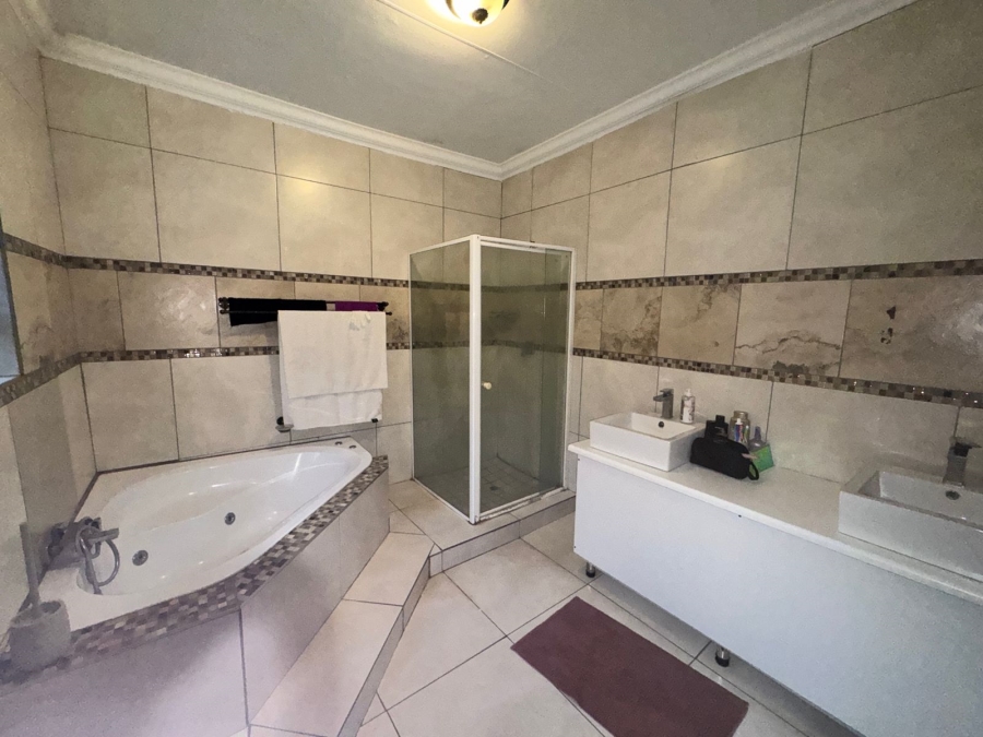 4 Bedroom Property for Sale in Chroompark Limpopo