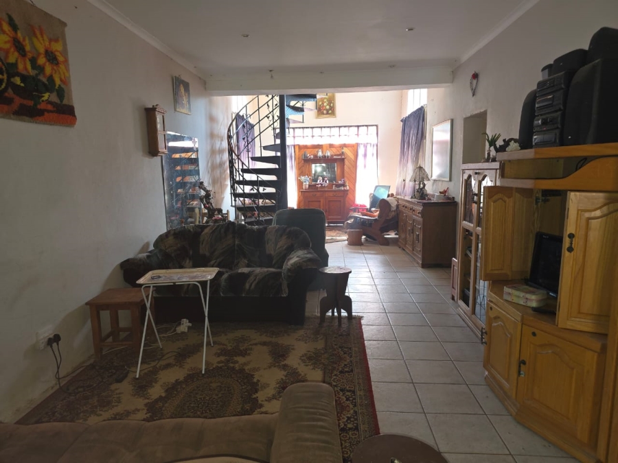 8 Bedroom Property for Sale in Alma Limpopo