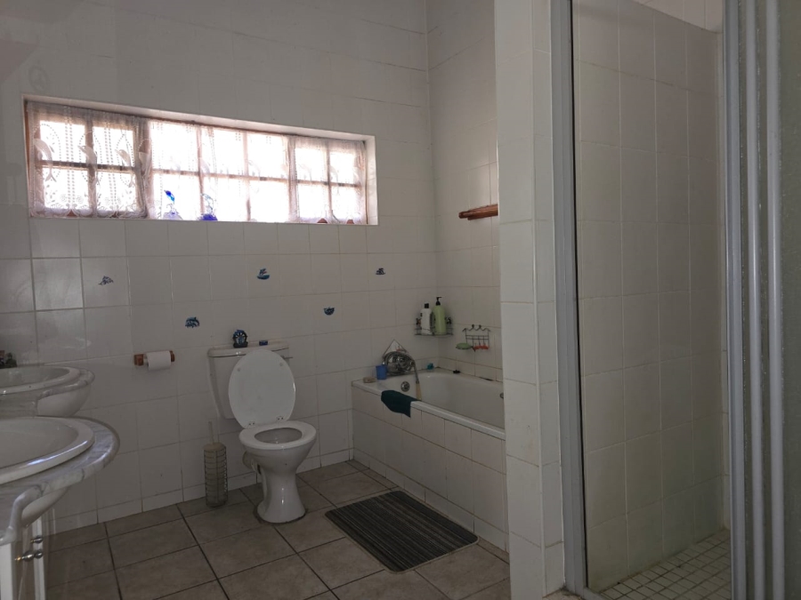 8 Bedroom Property for Sale in Alma Limpopo