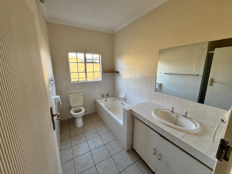3 Bedroom Property for Sale in Kameeldoringpark Limpopo