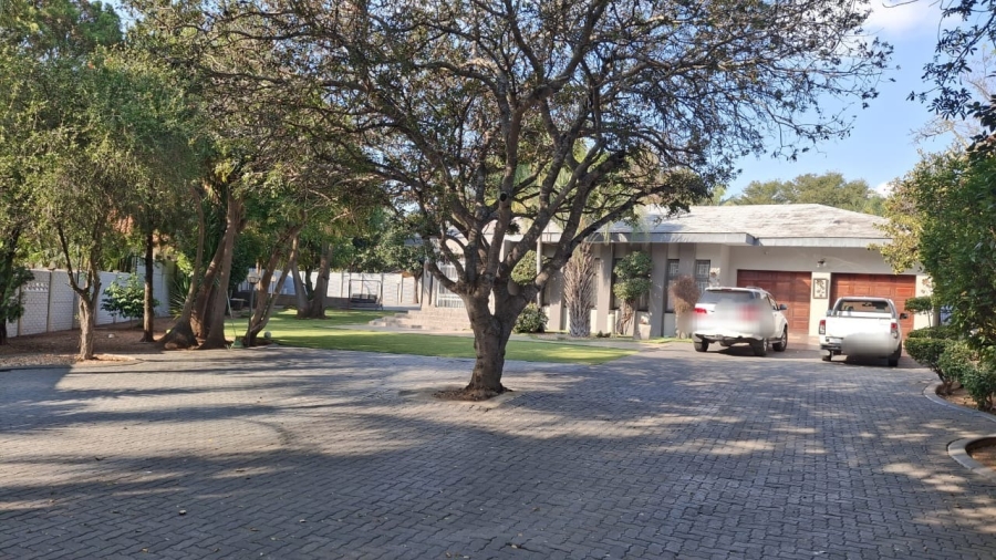 5 Bedroom Property for Sale in Bendor Limpopo