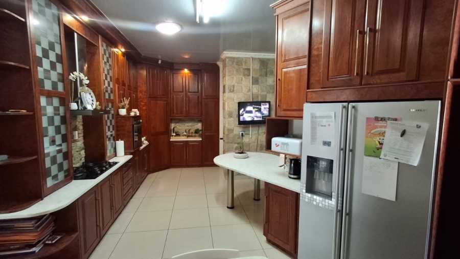 5 Bedroom Property for Sale in Bendor Limpopo