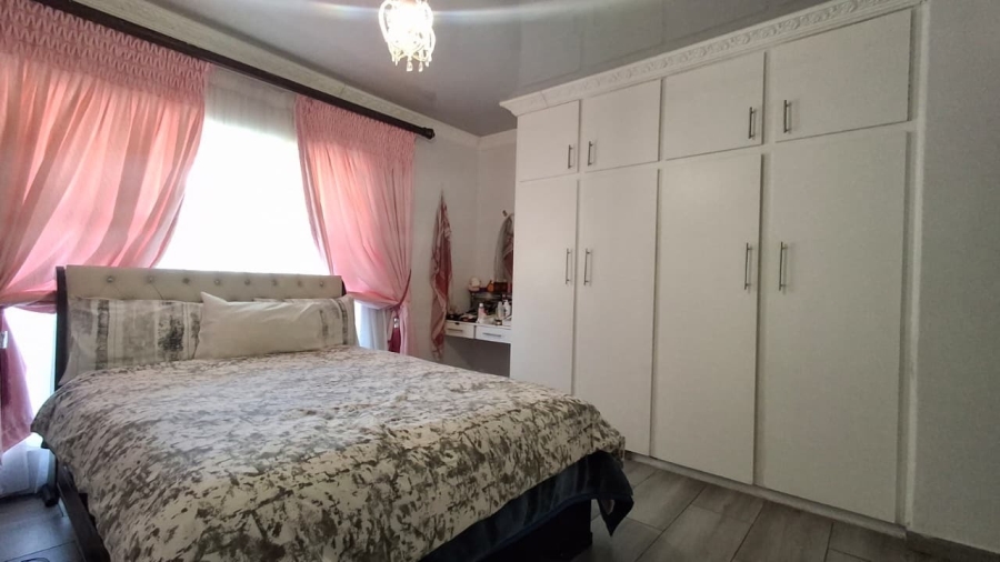 5 Bedroom Property for Sale in Bendor Limpopo