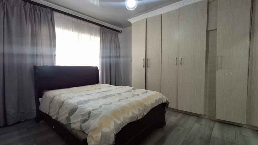 5 Bedroom Property for Sale in Bendor Limpopo