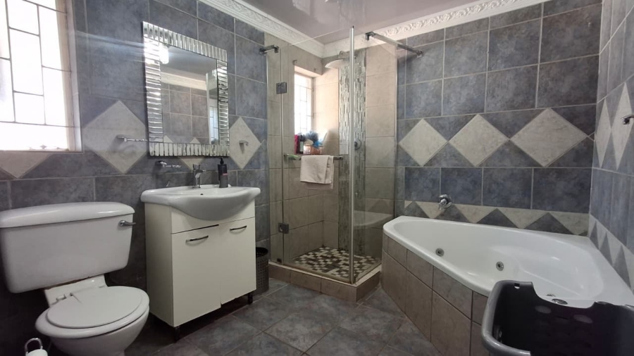5 Bedroom Property for Sale in Bendor Limpopo