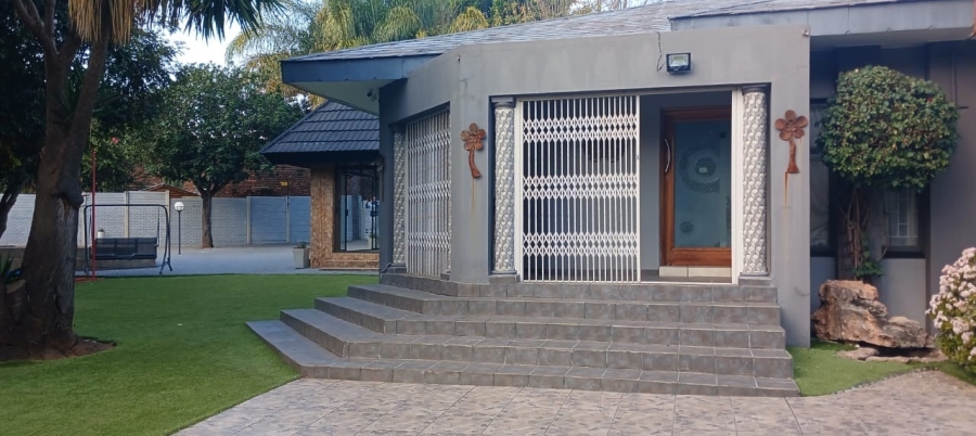 5 Bedroom Property for Sale in Bendor Limpopo