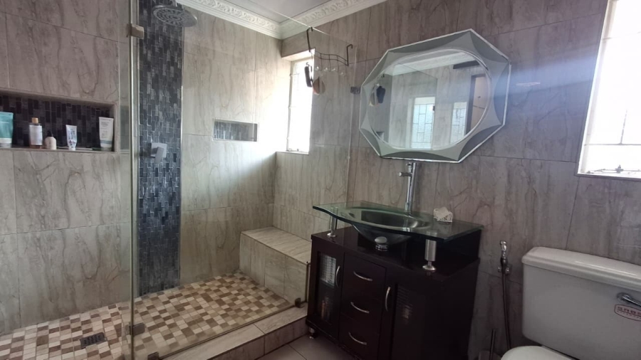 5 Bedroom Property for Sale in Bendor Limpopo